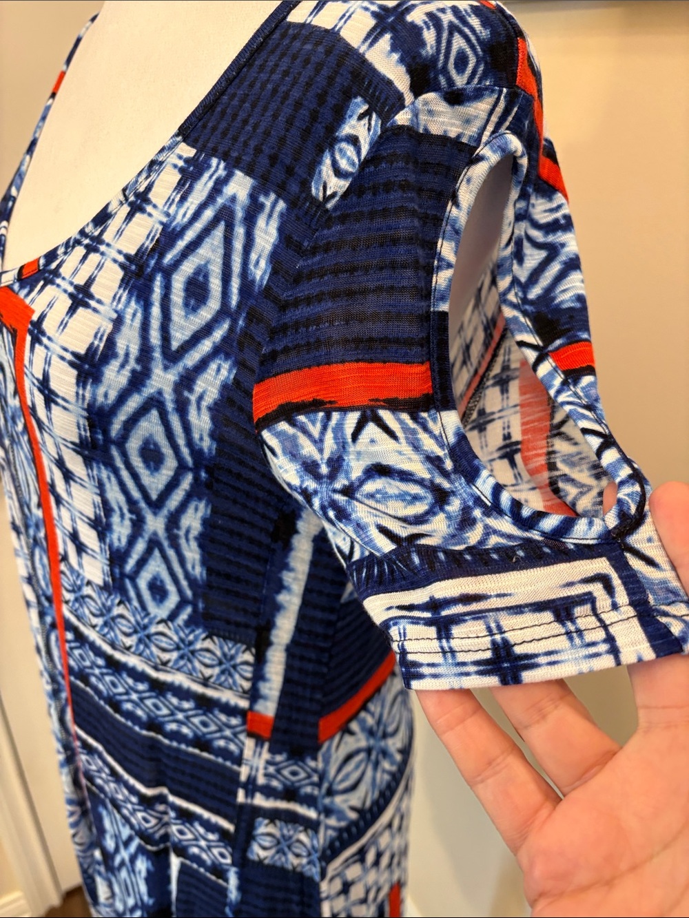 Cable & Gauge Red White Blue Patterned V-Neck Tunic Small - Picture 6 of 12